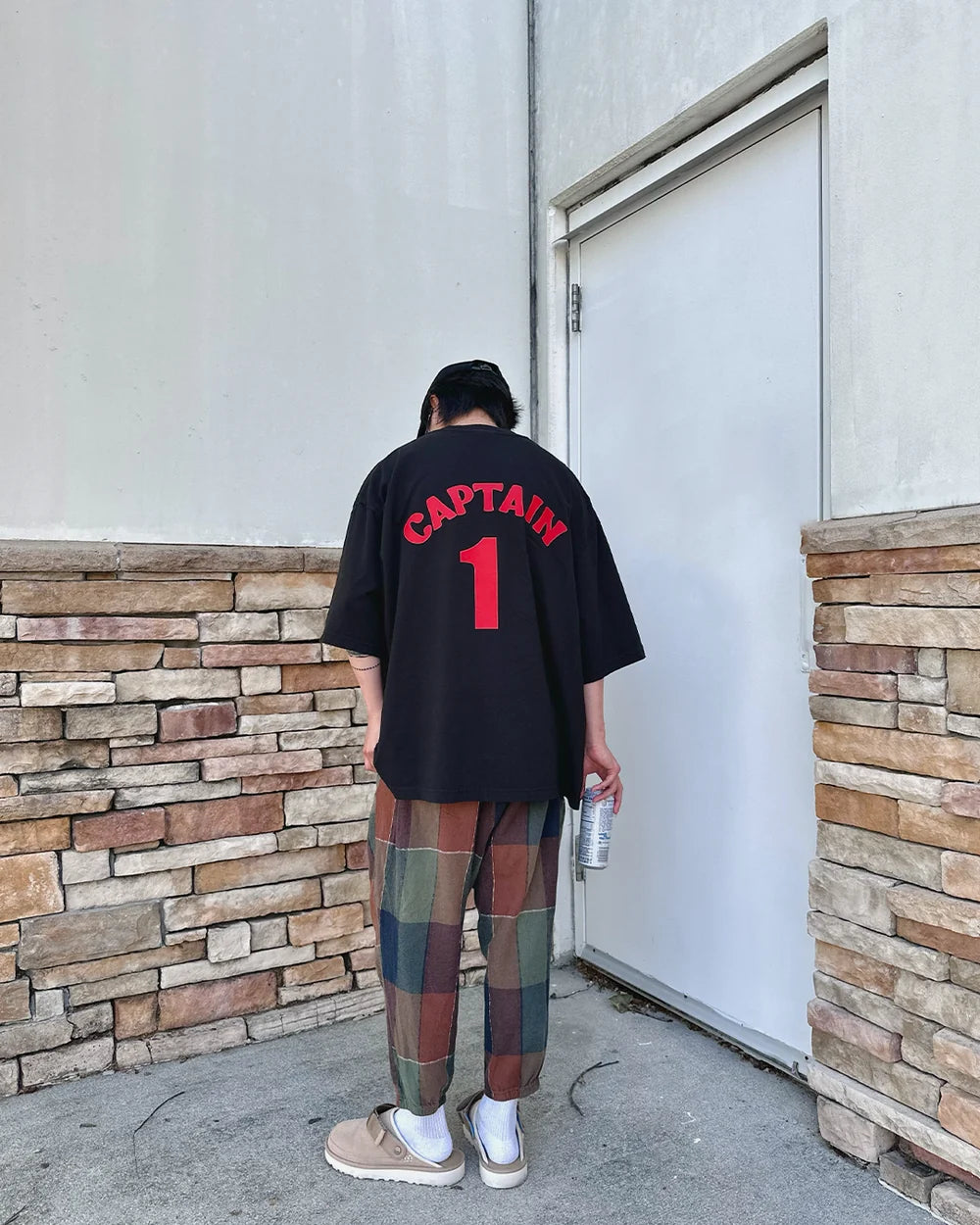 Captain 4-Panel Black Oversized Tee